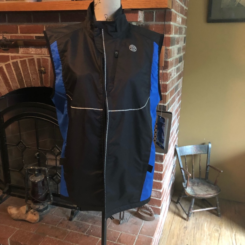 Golds Gym NWT reflective workout vest - Picture 2 of 4